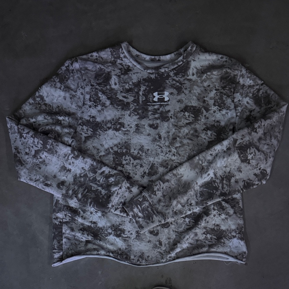 Under Armour Gray and Black Patterned Long Sleeve